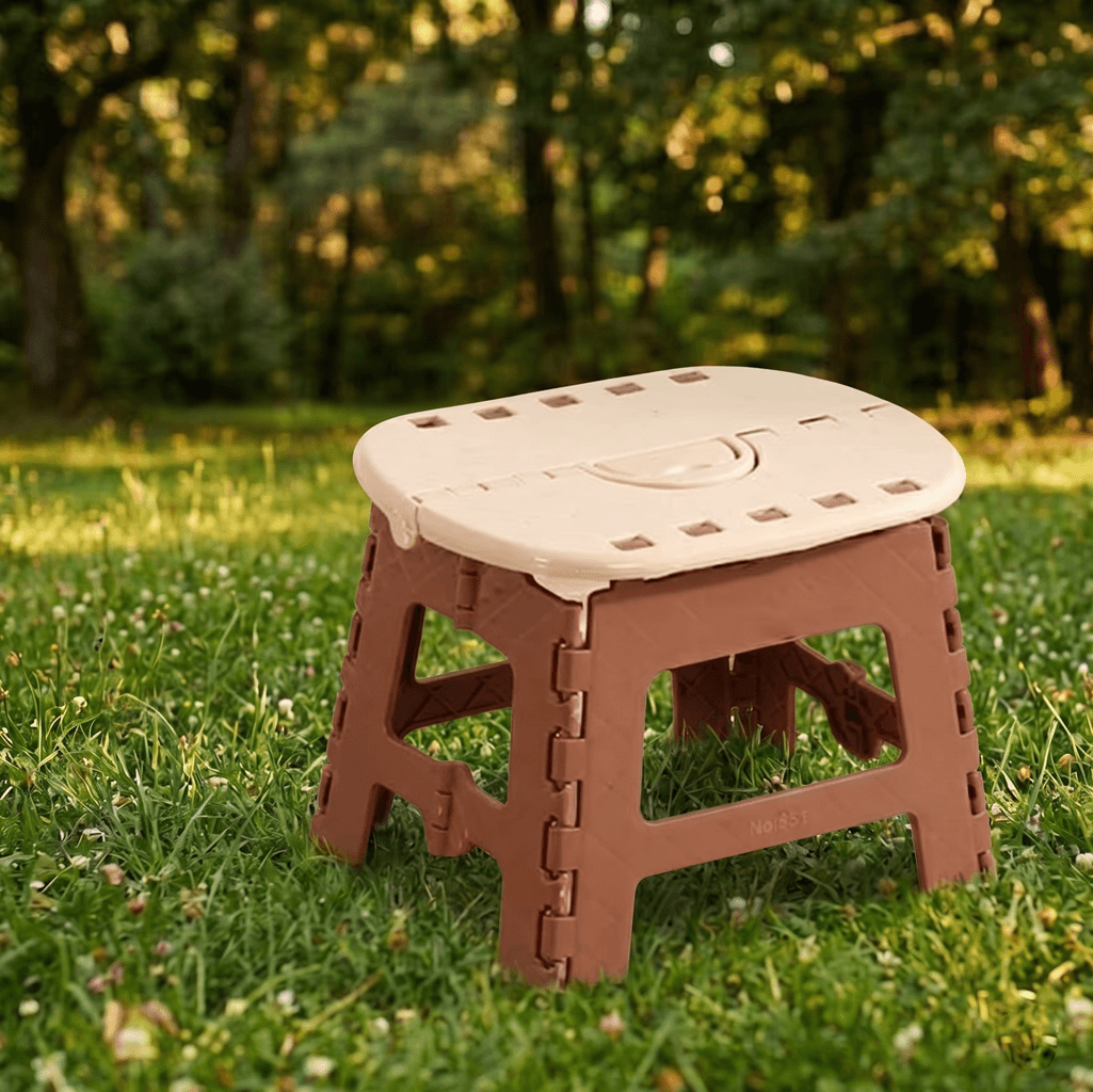 Portable Foldable Step Stool – Lightweight Multi-Purpose Plastic Folding Seat with Handle (Beige & Brown)